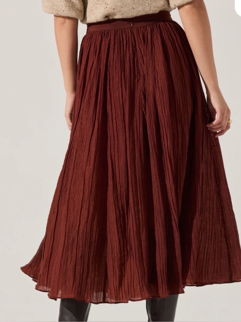Salome Pleated Flare Midi Skirt ASTR the label size medium. Rust Brown - Picture 2 of 11